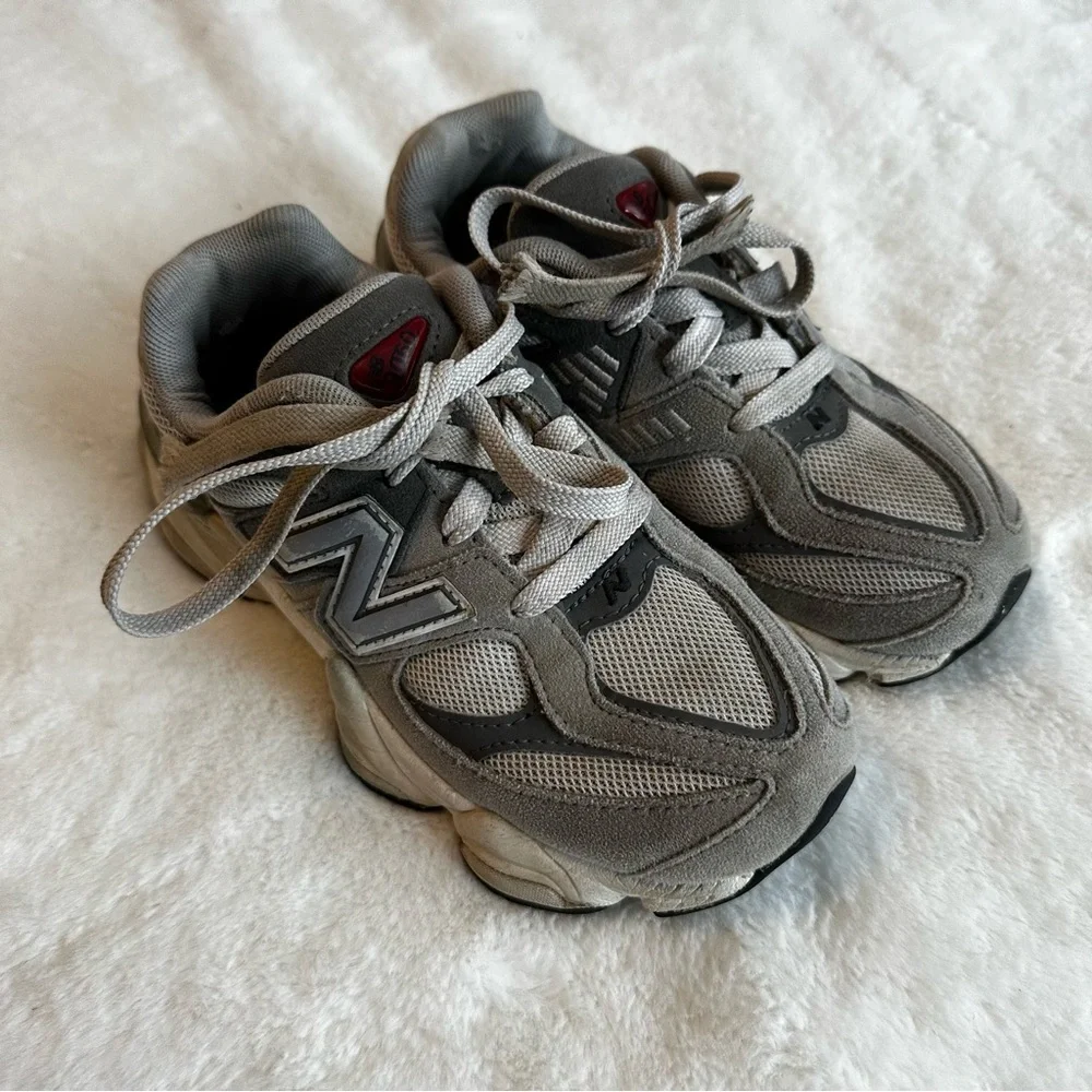 New Balance Boy’s 9060 Size 2 Sneakers